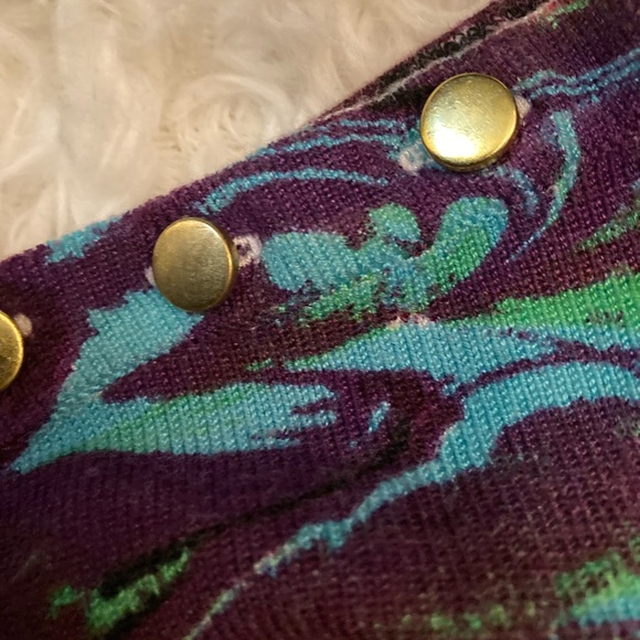 Colorful Abstract Patterned Top - Picture 3 of 6